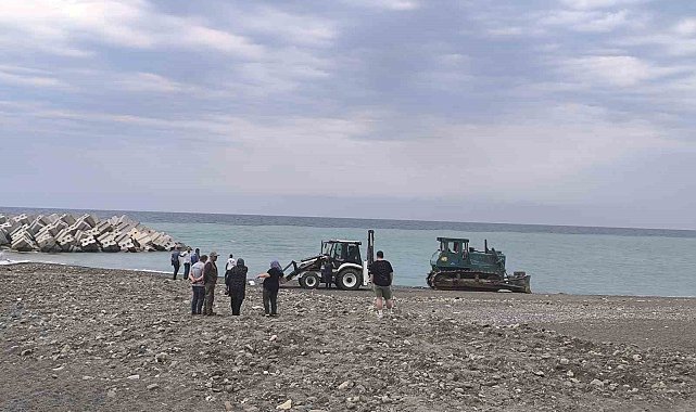 Sahilde güneşlenen kadını ezerek ölümüne sebep olan iş makinesi operatörü tahliye edildi