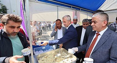 Şahinbey Belediyesi Ahilik Haftasını pilav dağıtarak kutladı