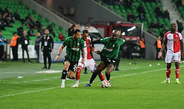 Sakaryaspor 7 yabancıyla oynadı, hükmen mağlubiyet gündemde
