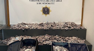 Samsun polisi otogardaki valizlerden 55 bin 860 uyuşturucu hap ele geçirdi