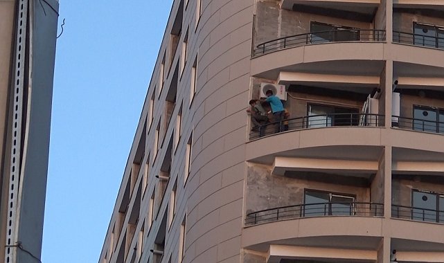 Şanlıurfa'da binanın 8'inci katındaki tehlikeli çalışma yürekleri ağza getirdi