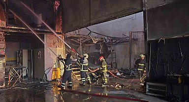 Şanlıurfa'da iş yeri yangını: 8 araçla müdahale edildi