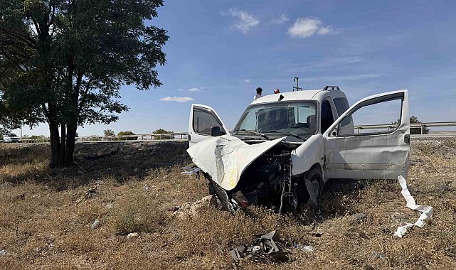 Şarampole düşen araçtakiler kazayı hafif atlattı