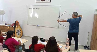 Sarıgöl'de okullarda "Geleneksel Türk Okçuluğu" tanıtımı yapıldı