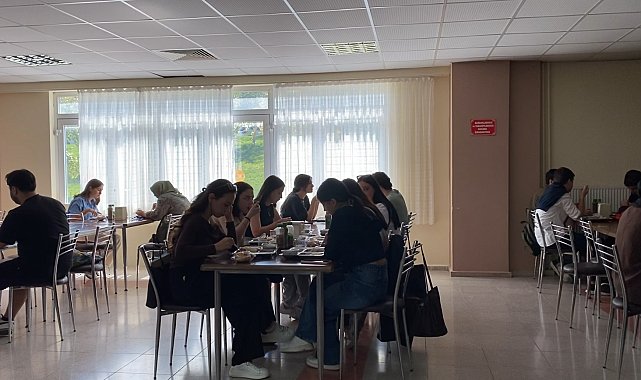 SDÜ'de öğrenciler 'yemekhane fiyatları ve ulaşım' konularında şikayetçi