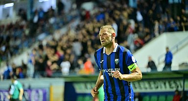 Sedat Cengiz sahneye çıktı Karacabey seriyi 3 maça çıkardı