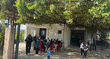 Şehit astsubayın Osmaniye'deki babaevine Türk bayrağı asıldı