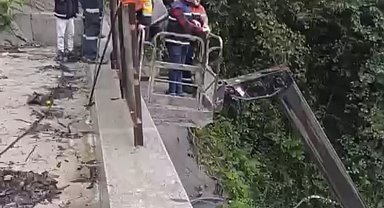 Sel ve heyelan nedeniyle Çamlıhemşin Tüneli inşaatında mahsur kalan işçiler kurtarıldı