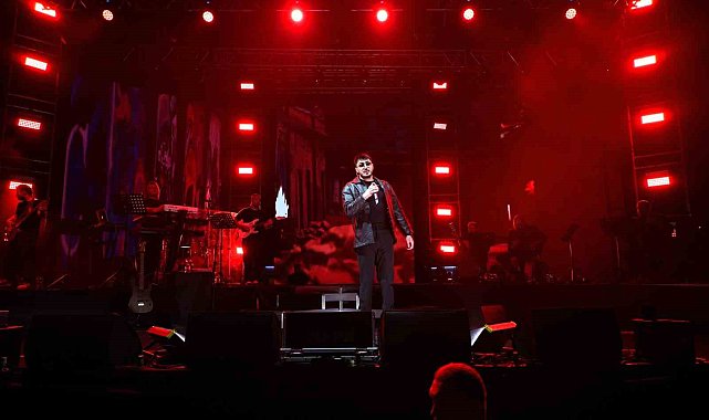 Semicenk konserinde izdiham yaşandı