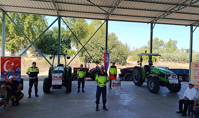 Serik'te jandarmadan tarım aracı sürücülerine eğitim