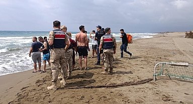 Serinlemek için denize giren 2 kardeşten biri öldü, diğeri yaşam mücadelesi veriyor