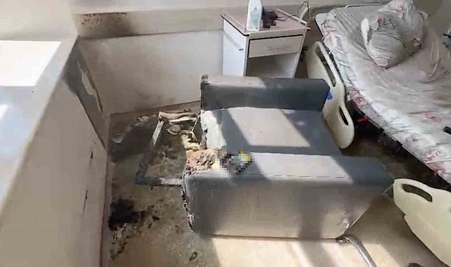 Sigaranın çıkardığı yangın hastaneyi küle çeviriyordu
