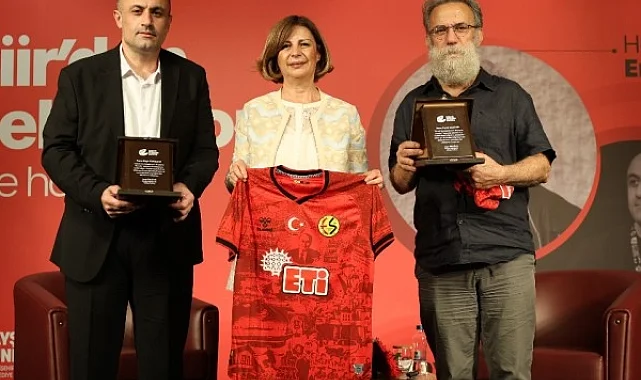 Şiir ve futbol Eskişehir'de buluştu!