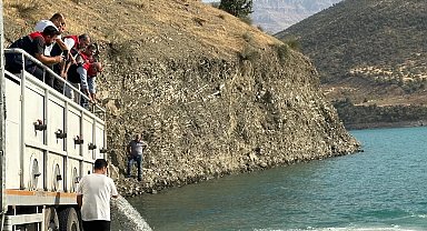 Siirt'te baraj gölü balıklandırıldı