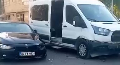 Siirt'te minibüs ile otomobil çarpıştı