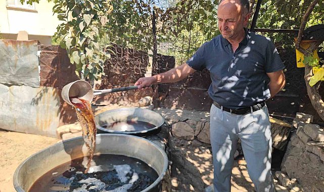 Siirt'te sinceri üzümünden pekmez yapımına başlandı