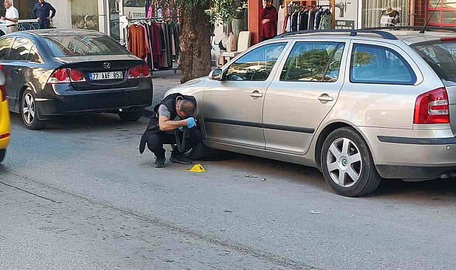 Silahlı kavgada 2 iş yerine kurşunlar isabet etti