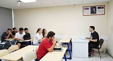 Sınavlara ücretsiz kurslarla hazırlanıyorlar
