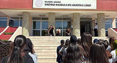 Sındırgı'da öğrenciler deprem bilinciyle yetişiyor