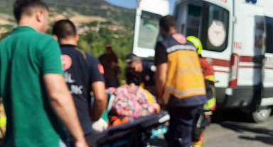 Sındırgı'da otomobil takla attı: 1 yaralı