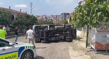 Sinop'ta belediyeye ait kamyonet devrildi: 1 yaralı