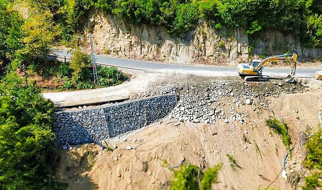 Sinop'ta çöken yol onarıldı