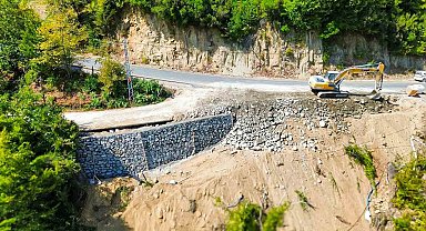 Sinop'ta çöken yol onarıldı