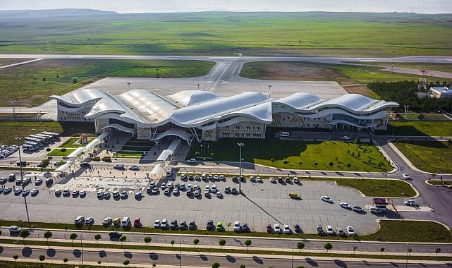 Sivas Nuri Demirağ Havalimanı'nı 8 ayda 350 bine yakın kişi kullandı