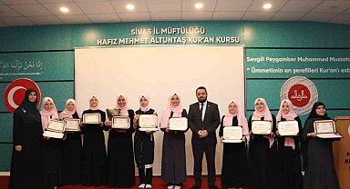 Sivas'ta 46 öğrenciye hafızlık belgesi verildi