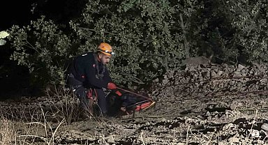Sivas'ta feci kazada hayatını kaybeden 4 kişinin cesetleri güçlükle çıkartıldı