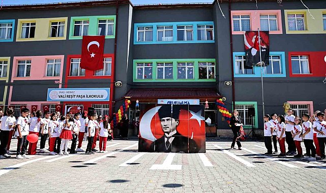 Sivas'ta İlköğretim Haftası kutlandı