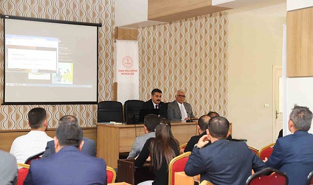 Sivas'ta rehberlik öğretmenleri sene başı toplantısında buluştu
