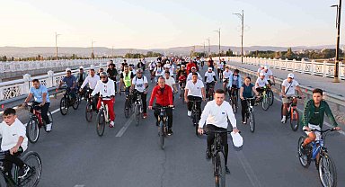 Sivaslılar bisiklet turunda buluştu, hareketlilik haftasına dikkat çekti