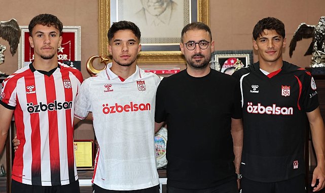 Sivasspor, 3 genç oyuncuyu profesyonel yaptı