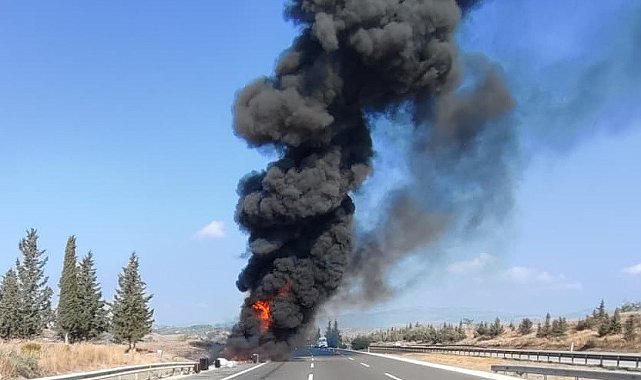 Şoför, yolcuları tahliye etti otobüs alev alev yandı