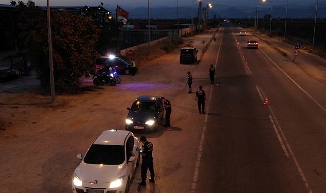 Şok yol denetiminde 2 aranan şahıs yakalandı