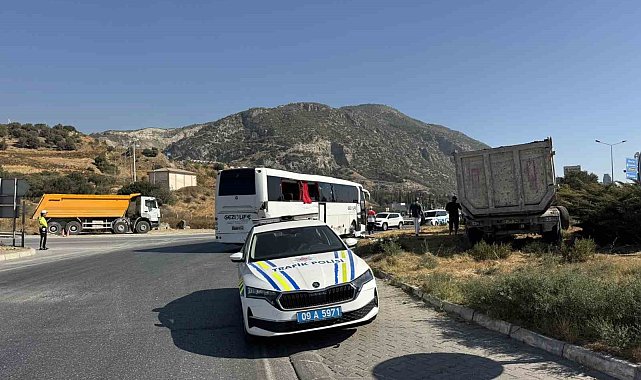 Söke'de freni tutmayan tır otobüse çarptı: "O anlar araç kamerasına yansıdı"