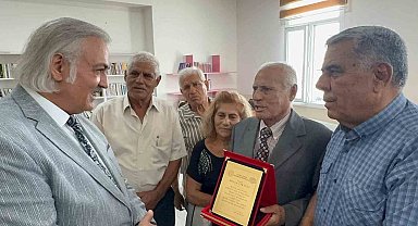 Sökeli hayırsever eşinin ismini okul kütüphanesinde yaşatacak