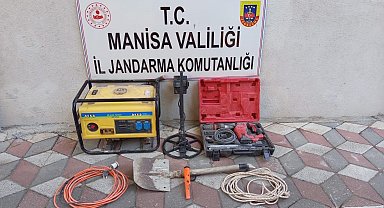 Soma'da kaçak kazıya jandarmadan suçüstü