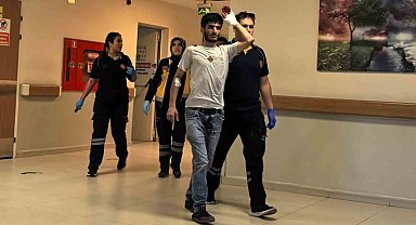 Spiralle demir keserken yaralandı