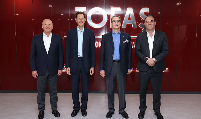 Stellantis ve Koç Holding üst yönetimi Tofaş Fabrikası'nı ziyaret etti