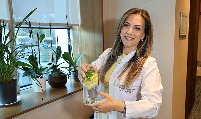Su ihtiyacını asitli içeceklerden karşılamak sindirim sorunlarına yol açıyor