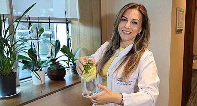 Su ihtiyacını asitli içeceklerden karşılamak sindirim sorunlarına yol açıyor