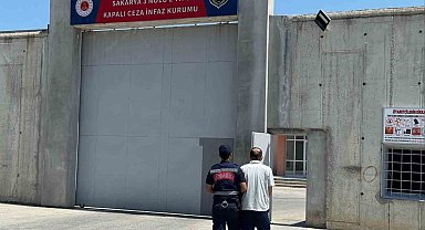 Suç rekortmenleri yakalandı: Yaşı kadar suç kaydının yanında 55 yıl hapis cezası varmış