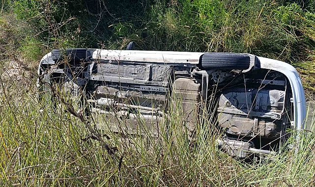 Sulama kanalına uçan otomobilin sürücüsü kazayı yara almadan atlattı