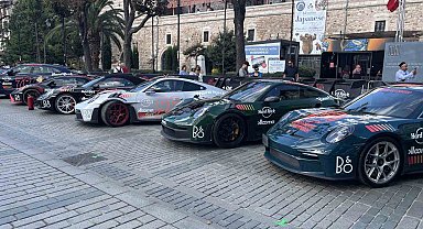 Sultanahmet Meydanı'nda 'Gumball 3000 Rallisi' sergisi