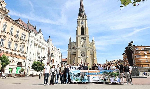 Sultangazi'de başarılı öğrencilere ödül: Bosna Hersek Gezisi