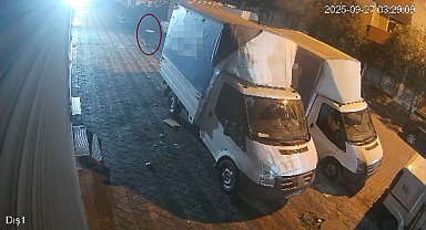 Sultangazi'de kardeşine para vermeyen abinin arabası kül oldu