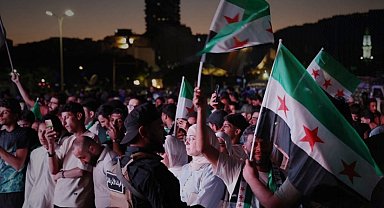 Suriye halkı, Eş-Şara'nın BM'ye hitabını dinlemek için meydanları doldurdu