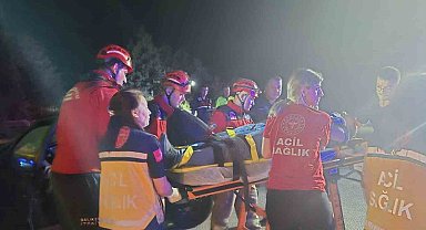 Susurluk'ta kamyonla çarpışan Fiat otomobildeki 2 kişi yaralandı